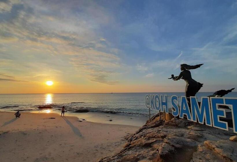 Pensió Samed Runa Village