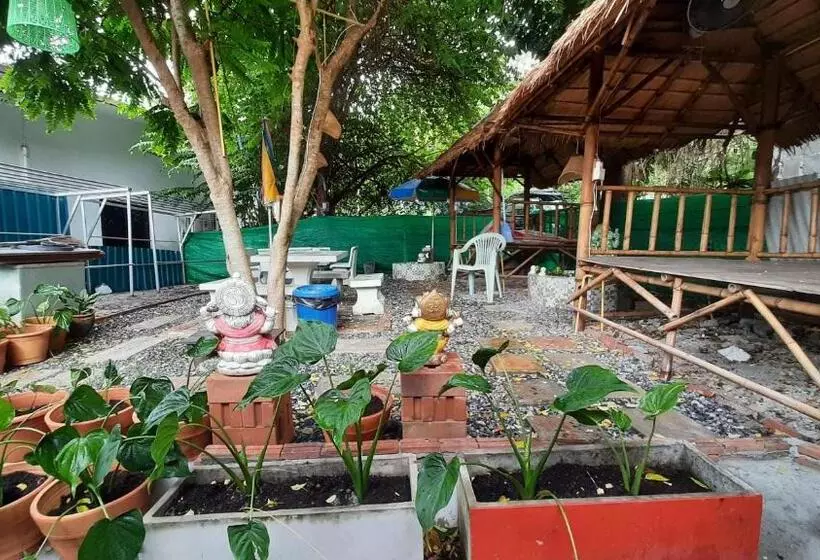 ペンション Samed Runa Village