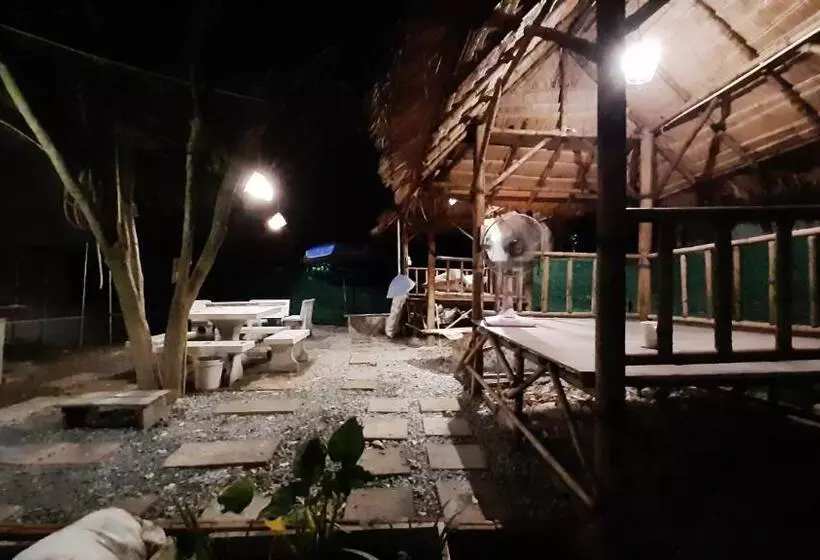 ペンション Samed Runa Village