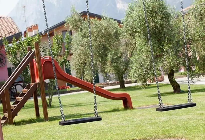 ホテル Agritur La Cort