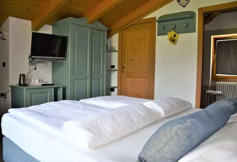 ホテル Agritur La Cort