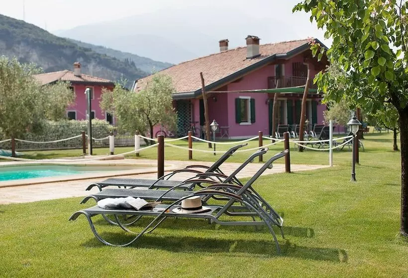 ホテル Agritur La Cort
