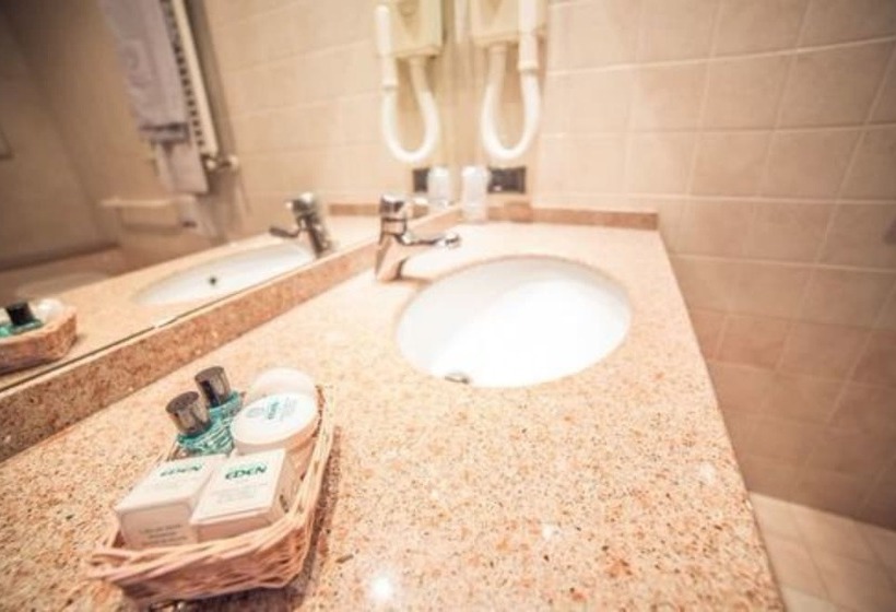 בית מלון כפרי Eden