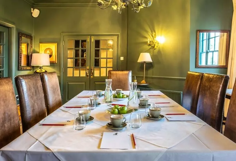 هتل The Black Lion, Long Melford