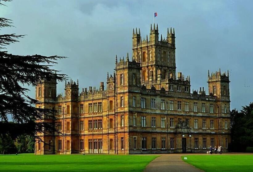 호텔 The George & Horn Near Newbury