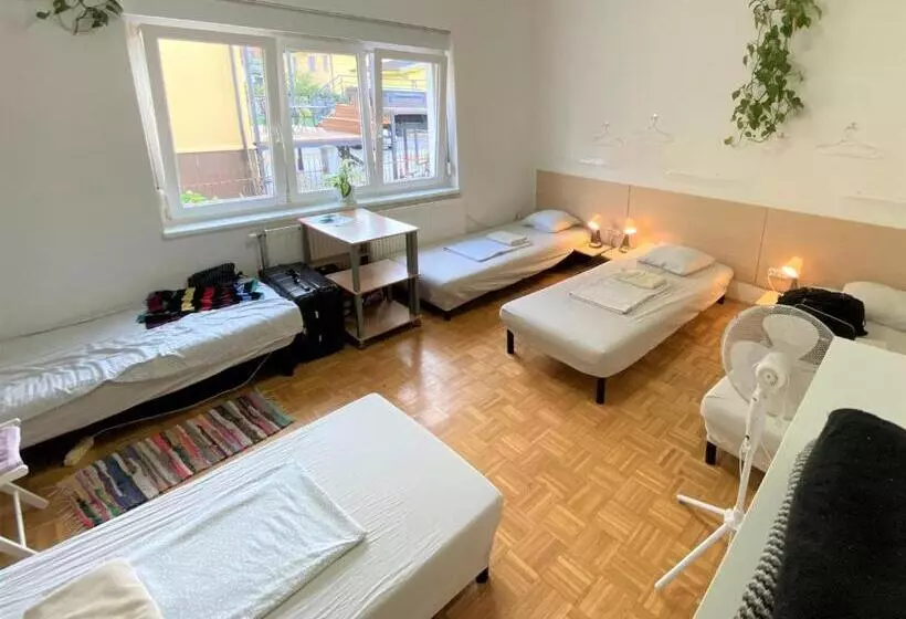 هاستل Guesthouse Greenslo