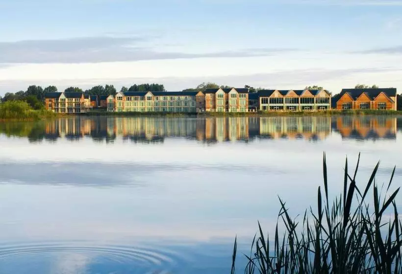 De Vere Cotswold Water Park Apartments