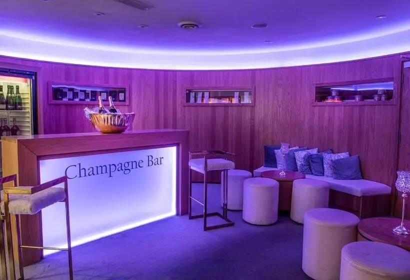 De Vere Cotswold Water Park Apartments