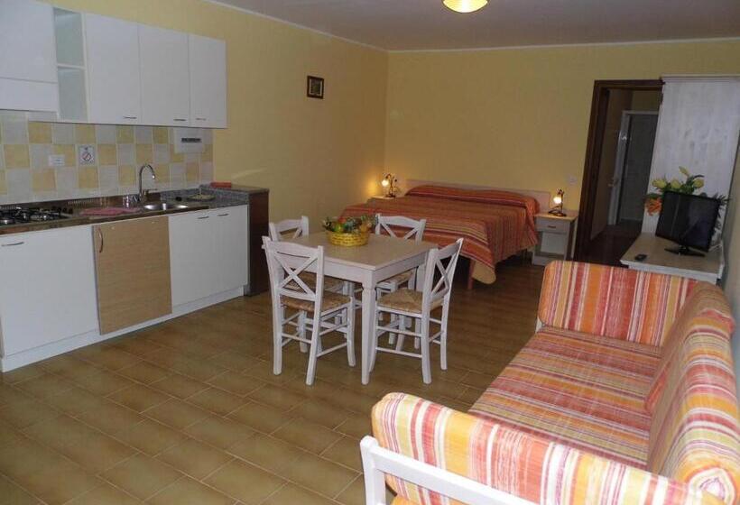 Residence Le Nereidi Con Piscina Parcheggi