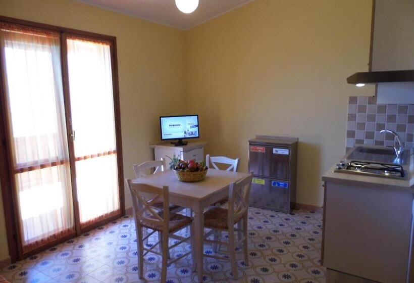 Residence Le Nereidi Con Piscina Parcheggi