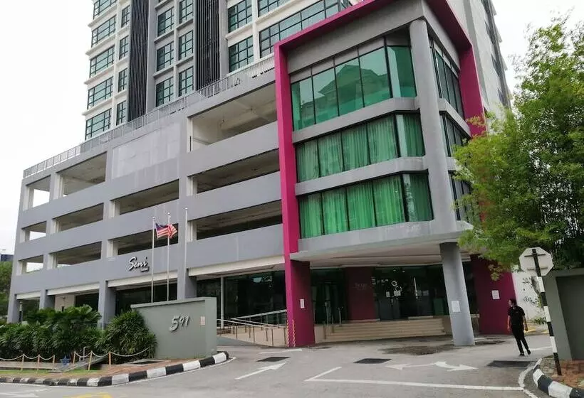 ホテル Nexus Regency Suites &
