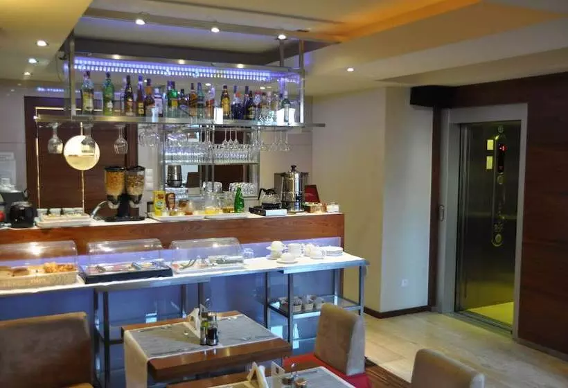 Hotelli Atrium