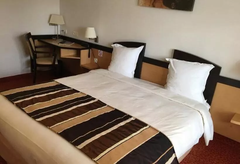 בית מלון כפרי Logis Auberge Des Moissons