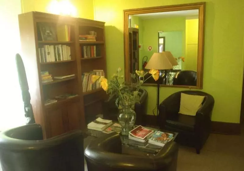 Отель Auberge Le Voutenay