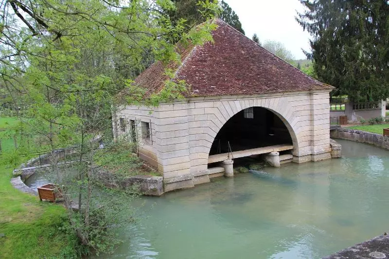 Отель Auberge Le Voutenay