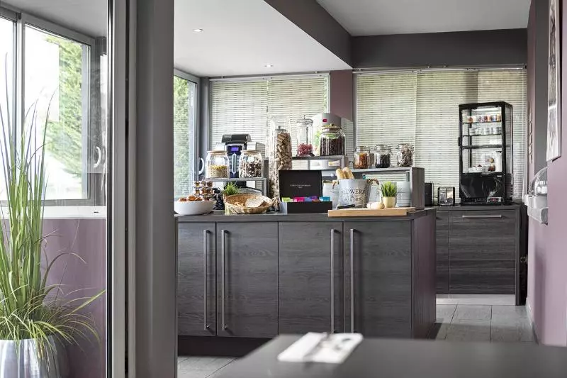 Отель Contact Hôtels Les Pierres Dorées