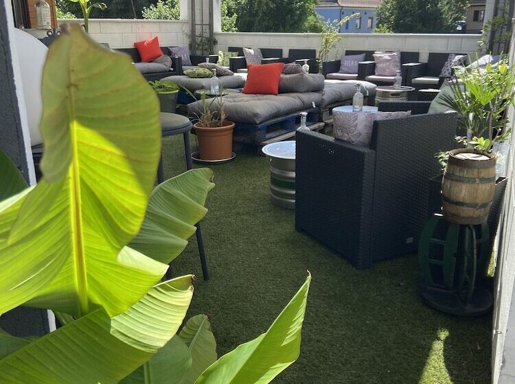 هتل Cour Du Tonnelier