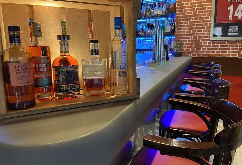 هتل Cour Du Tonnelier