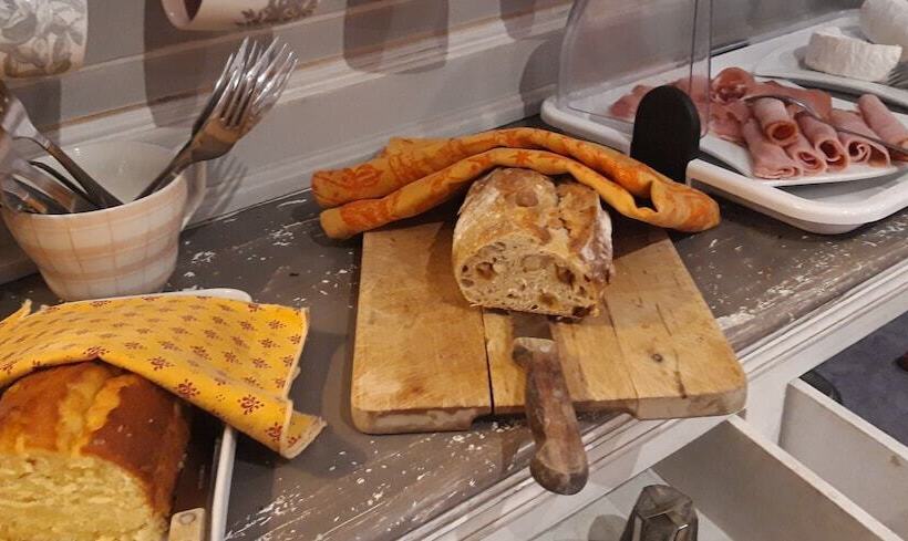 فندق Logis Hôtel De La Chapelle