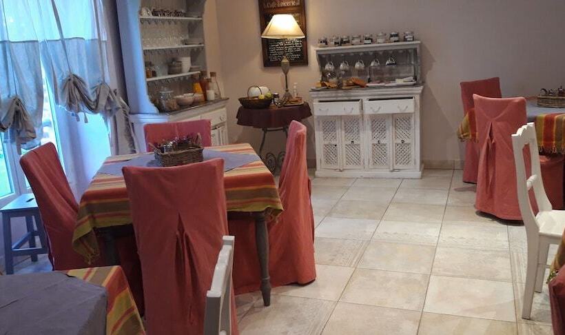 فندق Logis Hôtel De La Chapelle