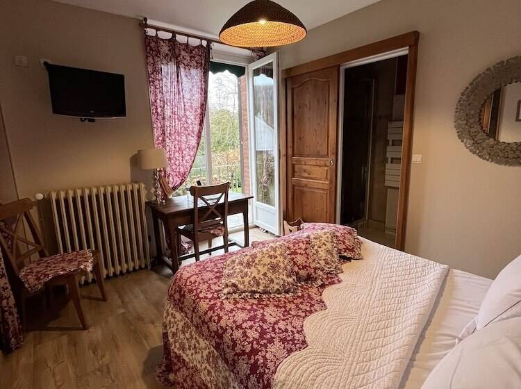 فندق Logis Hôtel De La Chapelle