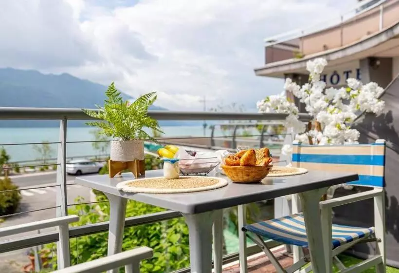 Отель Hôtel Du Poète