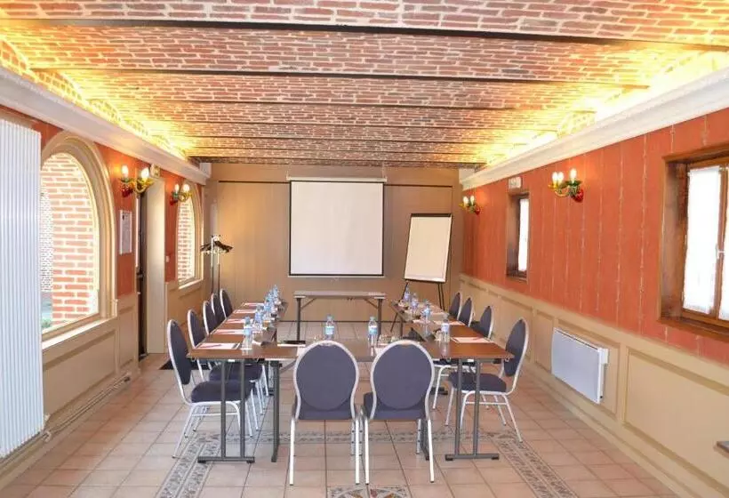 Отель Le Domaine Des Cigognes