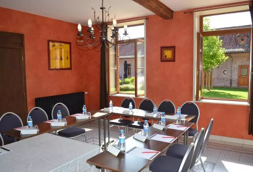 Отель Le Domaine Des Cigognes