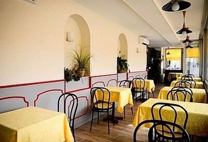 ホテル Logis De La Barque