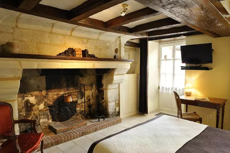 酒店 Logis Manoir De La Giraudiere