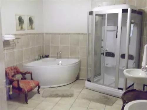 هتل Nomndeni Celokuhle