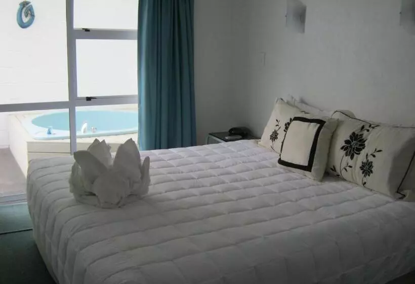 هتل Palm Court Motor Inn