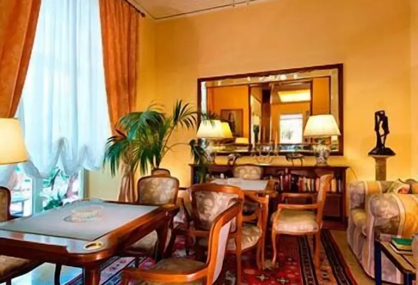 ホテル Parma E Oriente