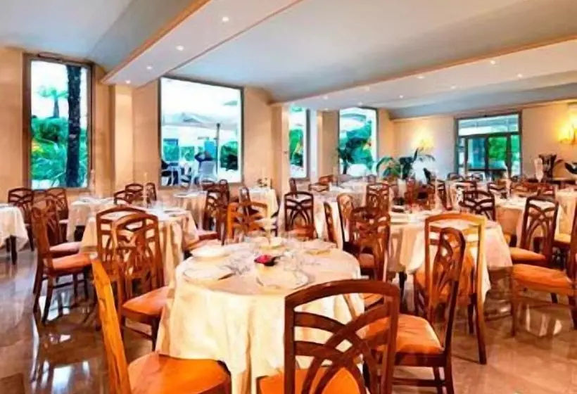 ホテル Parma E Oriente