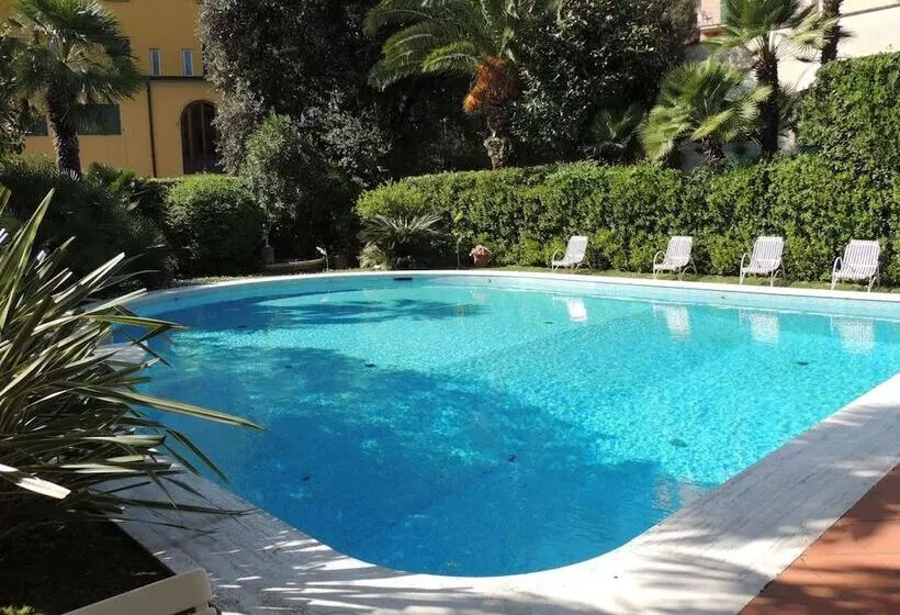 ホテル Parma E Oriente