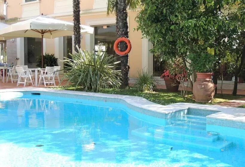 ホテル Parma E Oriente