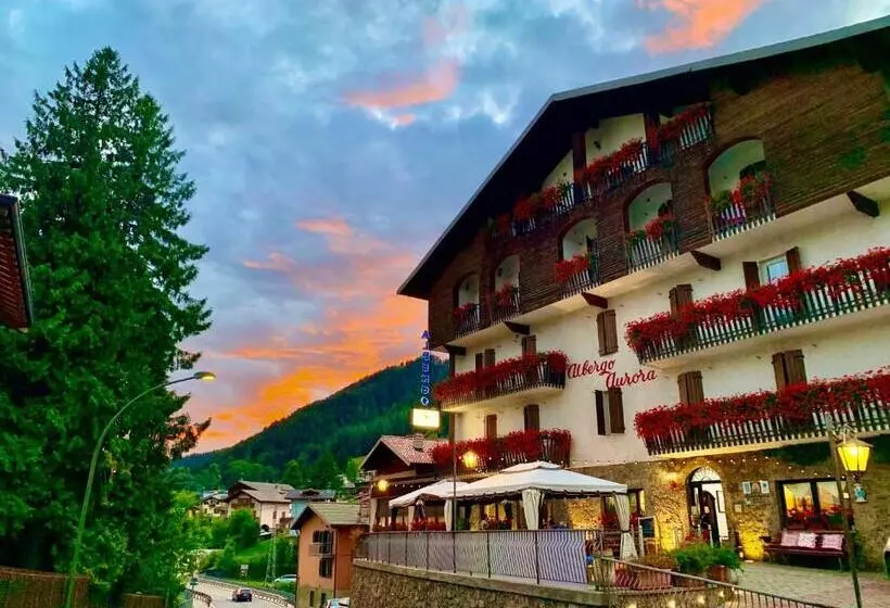 هتل Aurora