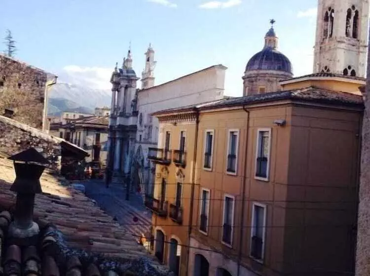 هتل B&b La Dimora