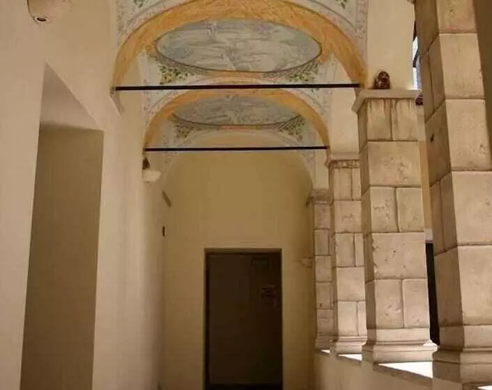 هتل B&b La Dimora