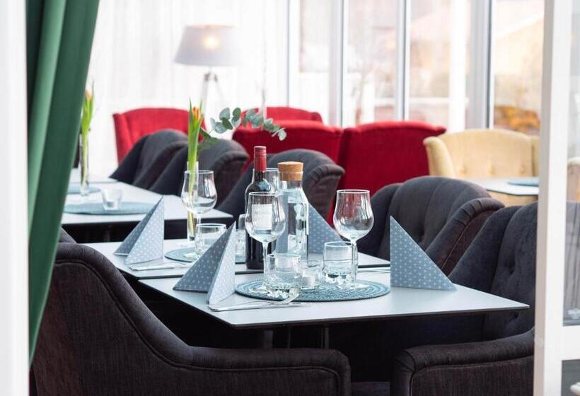 Björkbackens Karaktärshotell