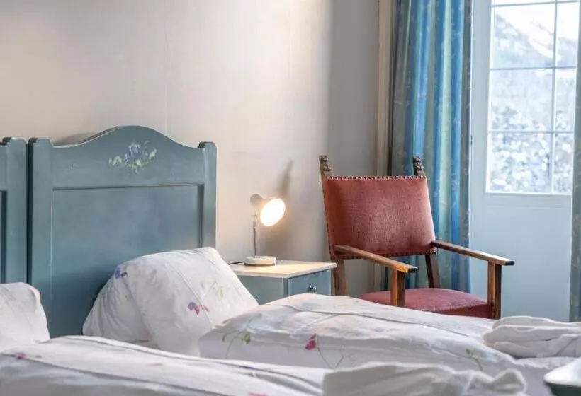 هتل Chesa Spuondas