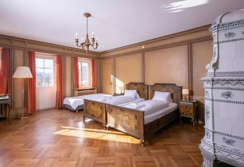 هتل Chesa Spuondas