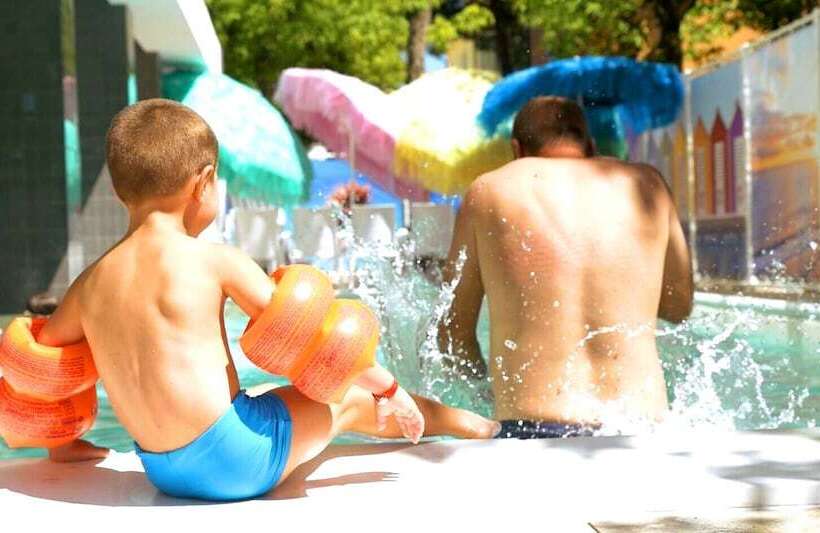 בית מלון כפרי Color Metropolitan Family