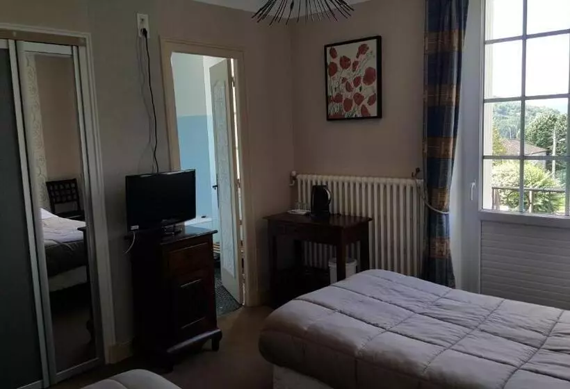 Отель Hôtel Du Puy D Alon