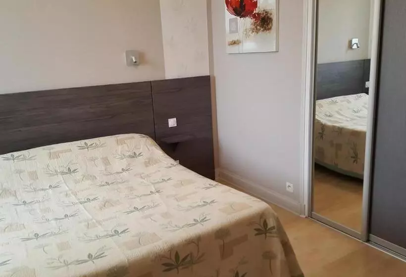 Отель Hôtel Du Puy D Alon