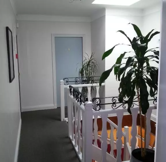 Отель Hôtel Du Puy D Alon