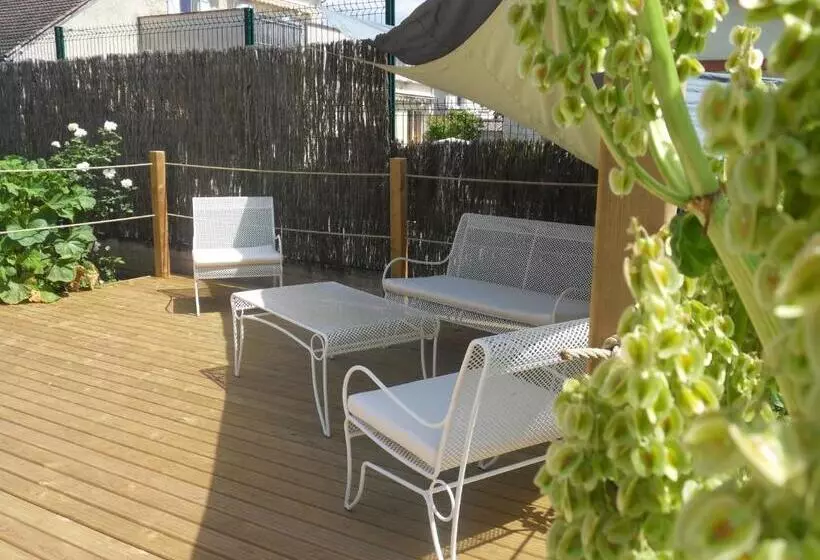 Отель Hôtel Du Puy D Alon