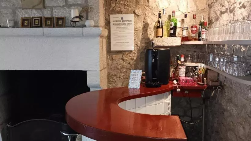 Отель Hôtel Du Puy D Alon