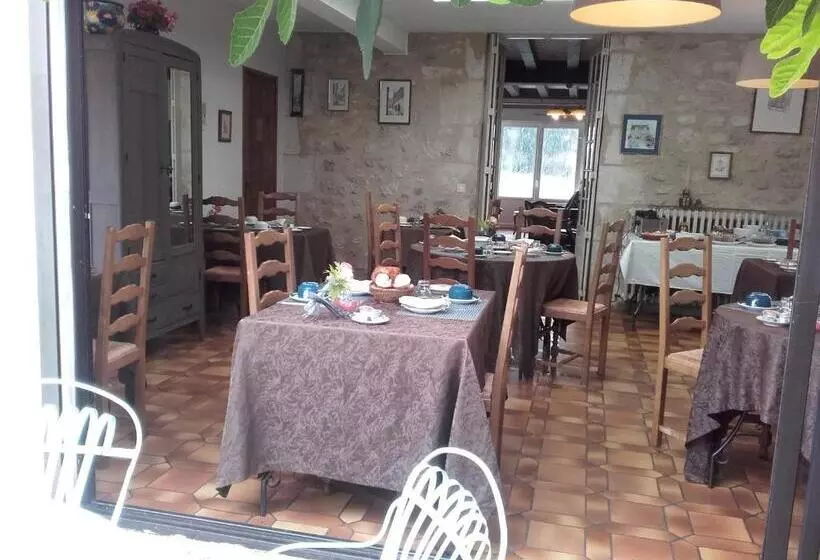 Отель Hôtel Du Puy D Alon