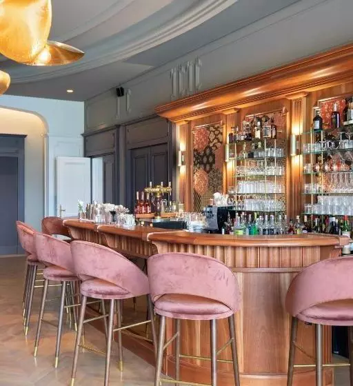 Отель Le Palace De Menthon